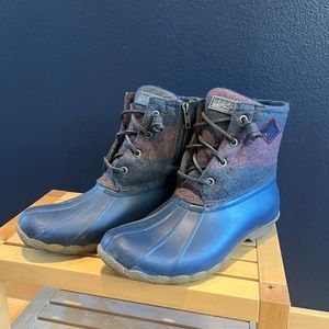 Sperry Saltwater Varsity Navy Boots. Size 7.5